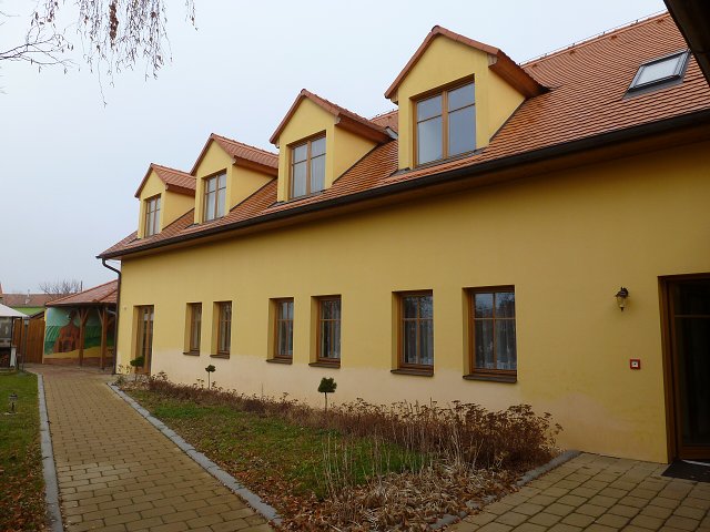img00017.jpg